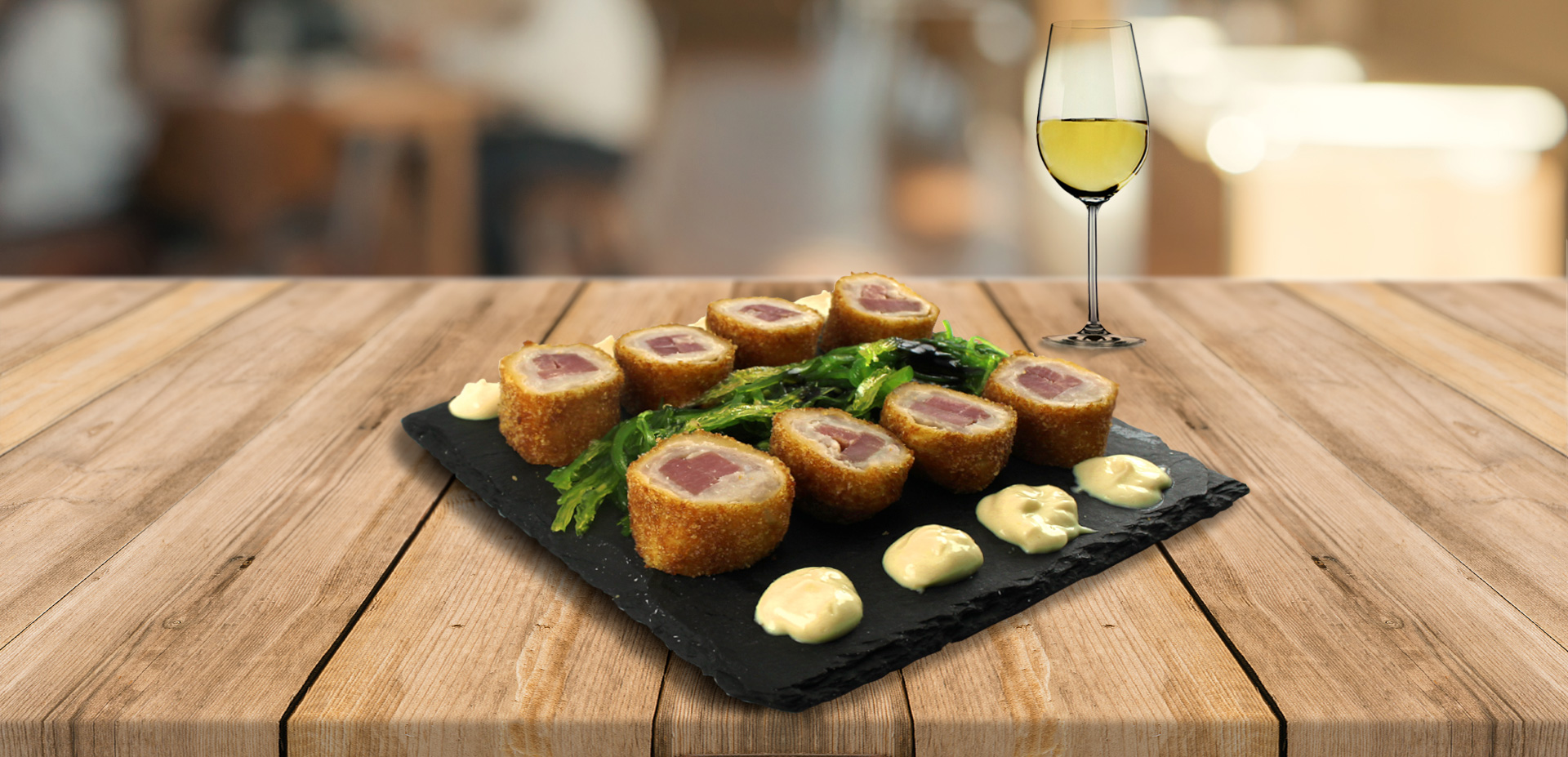 Sushi de Flamenquín con algas y mayonesa de wasabi